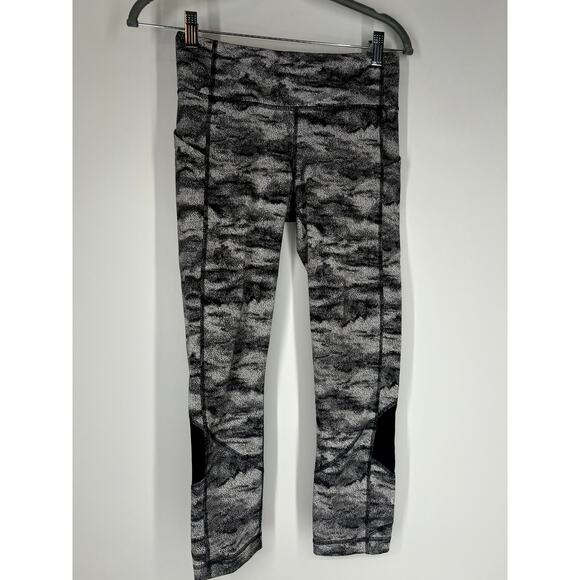 Lululemon wunder under crop leggings 4 - Picture 3 of 6